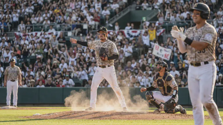 Pro Baseball Mandates Pre-Pitch 'Mie' Poses: Era Where 10 Seconds of Stillness Beats 100 mph Fastballs