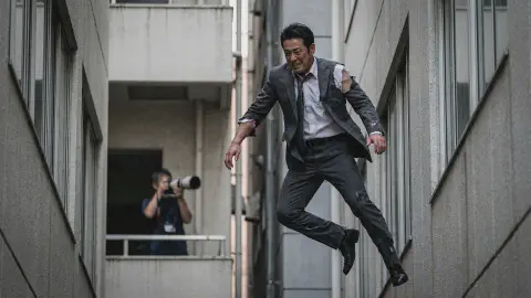 Comiket Doujinshi 'Tabloid Evasion Steps' Goes Viral as Practitioners Accidentally Reach Olympic-Level Athleticism