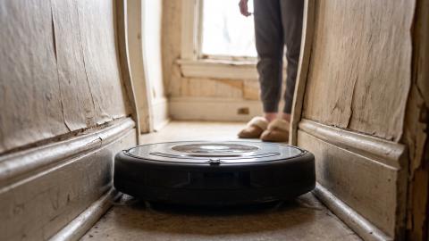 「部屋が狭い？」 ロボット掃除機、ホコリと一緒に「床面積」も吸っていたと判明