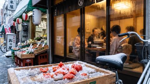Three-Star Restaurant Changes 50m Radius Setting to 'Severe Winter' — Residents Near Freezing to Death in Midsummer 'For the Perfect Hot Pot'