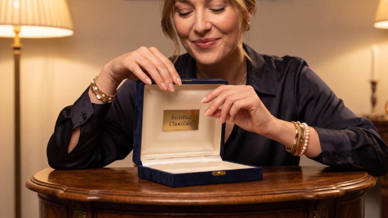 Diva's 'Invisible Chocolate' Sells Out at 30,000 Yen a Piece—Abnormal Situation as 'Partially Eaten' Leftovers Scalped for Astronomical Prices on Mercari