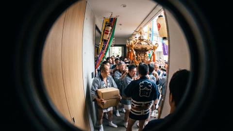 Hometown Tax Donation Gift: Portable Shrine Enshrined at Front Door via 'Leave-at-Door' Delivery Option